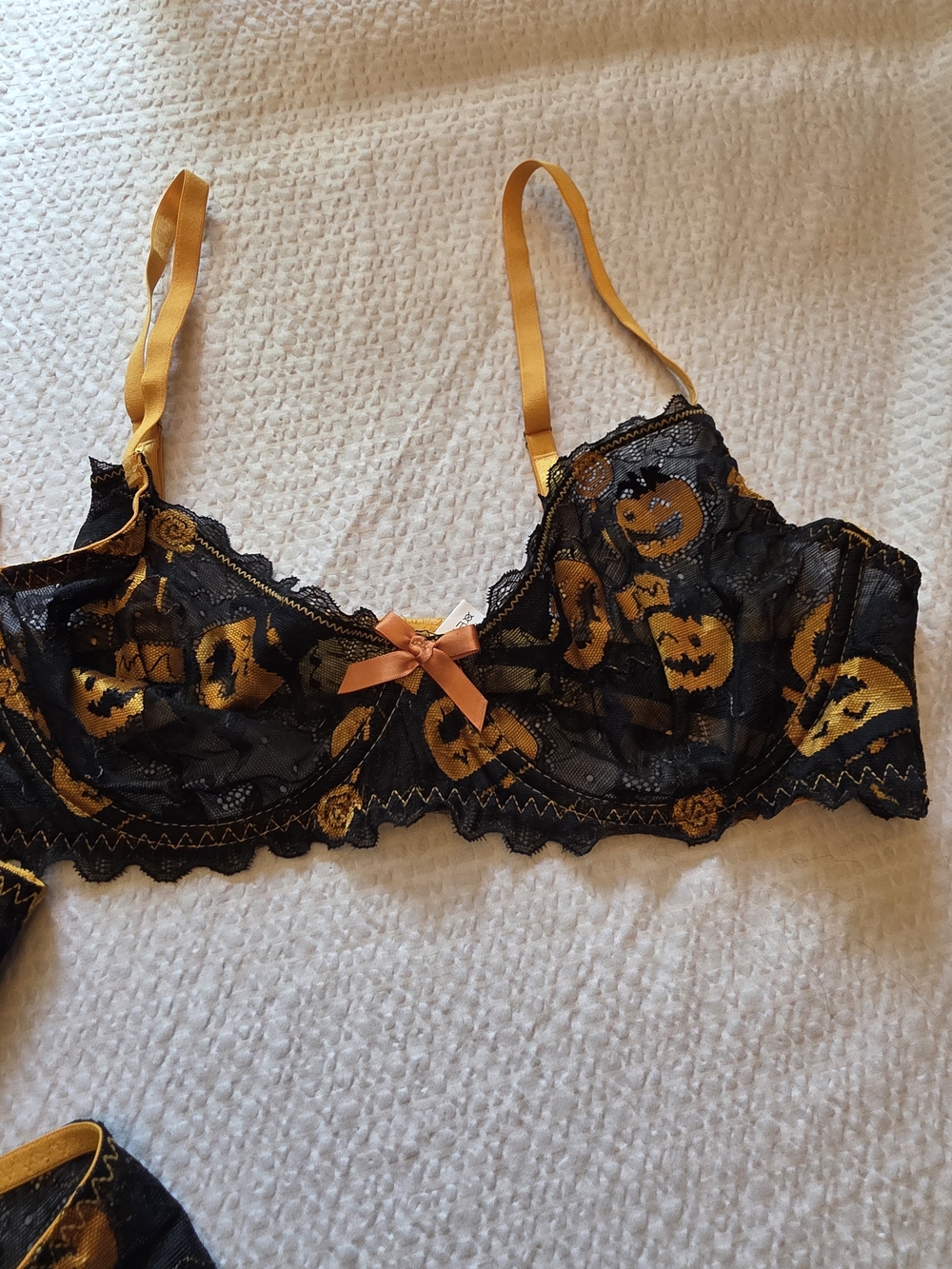 SHEIN Black & Orange Lace Pumpkin Print Lingerie Set Plus Extra Bra - Picture 5 of 6